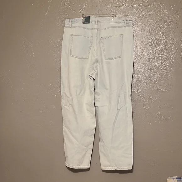 Wild Fable Womens Juniors Light Blue Distressed Jeans NWT Size 17/30 - Picture 2 of 9